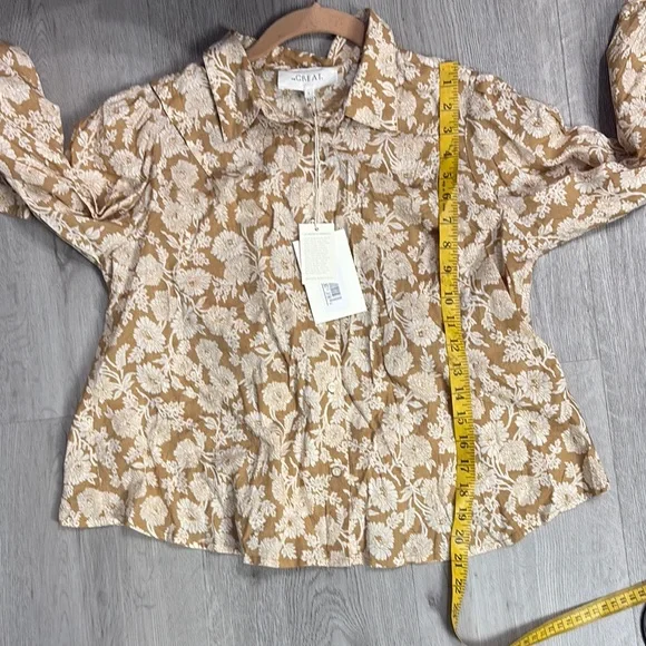 the great
the stream top - oat wild brush floral Floral Button-Up Blouse - Picture 10 of 10